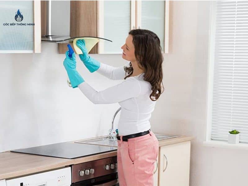 cách làm sạch máy hút mùi bằng baking soda