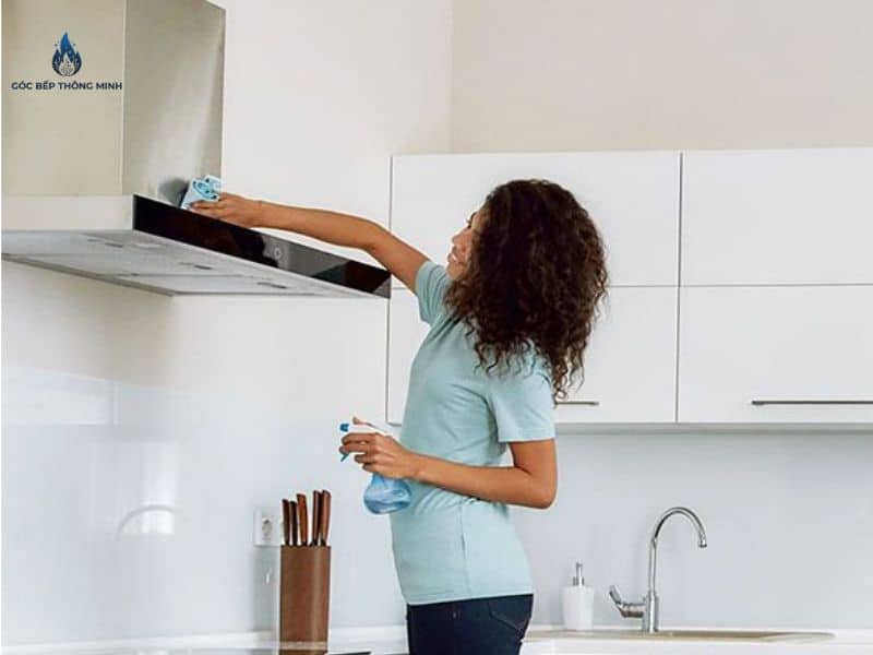 cách vệ sinh máy hút mùi